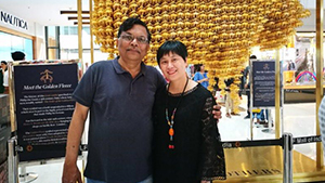 公司董事長周翠臘去國外考察